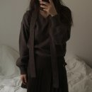 FOLNUA 폴뉴아 더현대서울 팝업 오픈 12.21~01.03 / 폴뉴아 브이넥 머플러 니트 🤎
