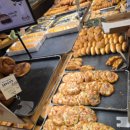 영원목장 | [공지] ​🥐 [대전 맛집] 기차에서 내리자마자 만나는 빵의 신세계, '성심당 대전역점' 솔직 후기