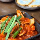 씨유 성수디지털타워점 | 쌈채소 무한리필 가능한 채육식당 성수 한식 맛집 | 국내산 한돈제육, 순두부찌개, 비건메뉴