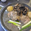 둠지능이버섯백숙 이미지