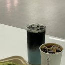 에슬로우 강남역점 | 셀렉티드마롱 카페 : 강남역 놀거리 feat. 전시