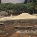 기아자동차(남산리576-6) | 경주 서악동 고분군 - 한적하고 여유롭게 고분 구경하기 - 태종무열왕릉, 서악동 삼층석탑, 진흥왕릉까지 -