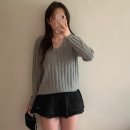 화이트 스프링(WHITE SPRING) | 시예 프롬 브이넥 니트, 스프링 트위드 쇼츠 착용 후기 (여자 봄 브이넥 니트, 트위드 팬츠 추천)