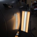 크라운덴트 | 세종에서 오신 EV6 조수석 앞문 덴트복원 후기｜문짝 전체가 눌려도 복원됩니다