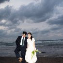 구름아래바다 | 제주도 바다웨딩스냅｜흐리고 추운 날에도 무드 있게｜삼양해수욕장에서의 이야기