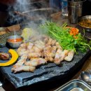 고기향 | [천호] 역대급 돌판 비주얼! 천호 고기집 오겹살 맛집 <향돈>후기