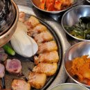 유명돈 | 육즙 터지는 삼겹살을 구워주는 용산 용리단길 맛집 '유명돈' 재방문 후기