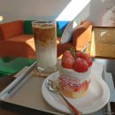 올위크 | 망원동 카페 | 망리단길 딸기케이크가 맛있는 감성카페 '올위크' 방문후기