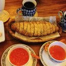 커피 추출의 비밀: 핸드드립 과정 이미지