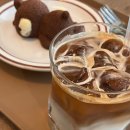 건대 근처 카페 아르무아 옷장 속 포토존 가득 :: cafe armoire