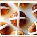 [특별한 부활절 음식] Hot Cross Buns(십자가 모양의 롤 빵) 이미지