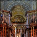 유럽의 역사적인 도서관 이미지