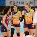 미소짓는 체육관 이미지