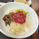 합천 영상테마파크 맛집 식당 이화장식당 아기랑 의자
