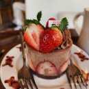 애견마을 | 안양 애견동반 카페 추천｜동편마을 버터비버부티크 딸기초코 케이크 후기