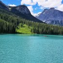 캐나다 록키 『에메랄드 호수 (Emerald Lake)』 & photo by 체칠리아 이미지