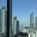 부산광역시시립미술관 | 테이블, 오아스로스터스, 광안리 해수욕장, 부산시립미술관별관 이우환공간, 오묘한상점, 올리언스...