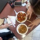 뷰앤힐 | 5박 6일 Day 5-2｜캘거리 일몰 뷰 맛집 코니 앤 존스 피자 후기 · 노스 힐 센터 푸드코트 · 리큐어 샵