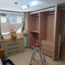 브론즈 | 개성 있는 원목 옷장의 느낌을 살린 슬라이딩 옷장 배송 후기(구로동 단독주택)
