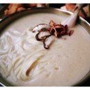 닭이랑 국수랑 이미지