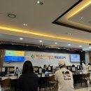 미소 가득한 의원 이미지