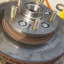 날으는 자동차 정비 이미지