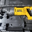 디월트 18v 충전컷소 DCS381 본체 팝니다 (판매완료) 이미지