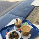 더뷰스퀘어 101동 | 인천 송도 카페 맛집 직접 로스팅하는 스탠다드 스퀘어 고소한 넛츠슈페너와 크림라떼