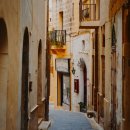 길 모퉁이 이미지