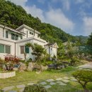 산골짜기 하얀집 이미지