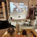 음악드라마 음악과 시간이 흐르는 카페 | [제주 태교여행] 모뉴에트, 영화와 음악이 흐르는 분위기 있는 카페, 까눌레 맛집 만족 후기