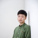 철홍
