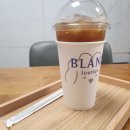 저르 | [후기] 강아지가 있는 아늑한 신사동 카페 추천, 블랑