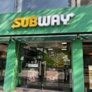 서브웨이 앞 횡단보도 이미지