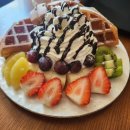 커피방(coffee BAANG) | [부산 덕천 카페] 커피요정(Coffee Fairy) 방문 후기 - 달콤한 와플과 뉴욕치즈케이크