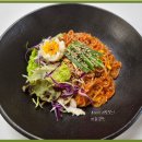 아삭하고 쫄깃하며 매콤 새콤한 맛이 좋은 콩나물 비빔쫄면 이미지