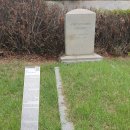 로간부인기념비 이미지