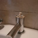 당산4가 공중화장실 | 당산 금호어울림 아파트 세면대 수전 수도꼭지 파손 고장으로 교체 ㅡ 바로출장집수리