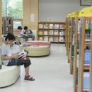 도서관 속 어린이과학실험실 이미지