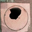 弱한 분홍 manhole 이미지