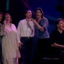 With Peopl 이미지