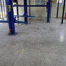 리프트위에자동차 | 창원 에폭시 바닥공사, 자동차 리프트 도색과 조화를 이루는 깔끔한 작업 후기