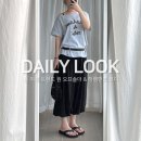 (유)지음 | 로라로라 오프숄더 반팔 티, 오뉴이 벌룬 하렘팬츠, 유우프 스터드 벨트, 츄바스코 쪼리, 샵사이다 셔링...