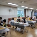 가족과 함께 케이크 만들기 이미지