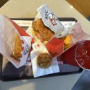 성은학교 | 버거킹, KFC 페스트 푸드 폐인에 꼰대 : KFC - 징거타워 박스 세트 1.5인분 너겟 8조각 SNS 먹방 후기