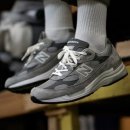 992
