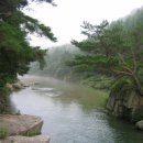 물안개피는 강가펜션 이미지