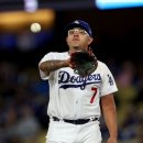 &#39;FA 류현진&#39; 밀어냈던 다저스 20승 투수, FA 시즌에 5점대 ERA 추락…대박 물건너가나 이미지