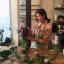 일상 속 생활 꽃꽂이 이미지