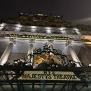 주머니열개 | 그녀는 런든 여행을 바래왔다.